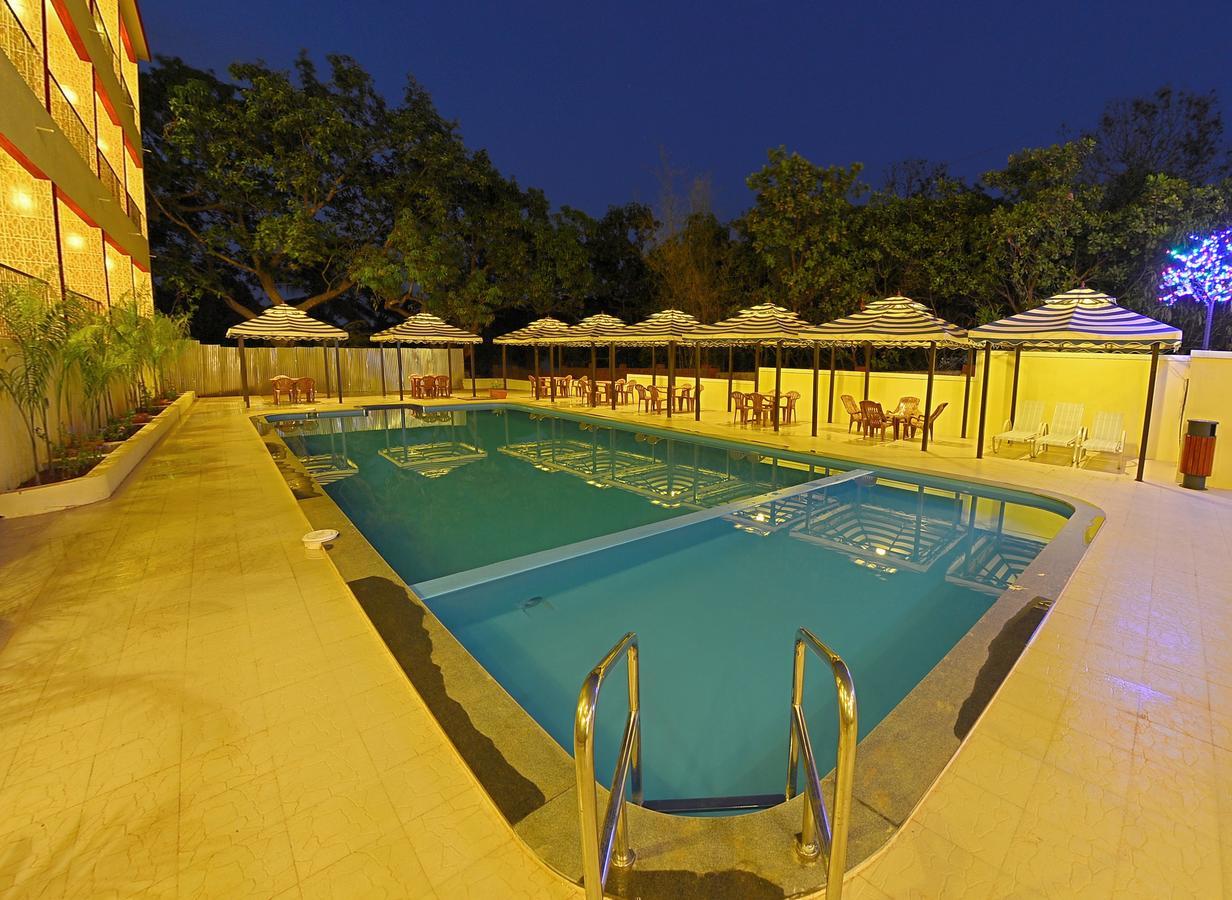 Grand Goa Exotica Guirim Exterior foto